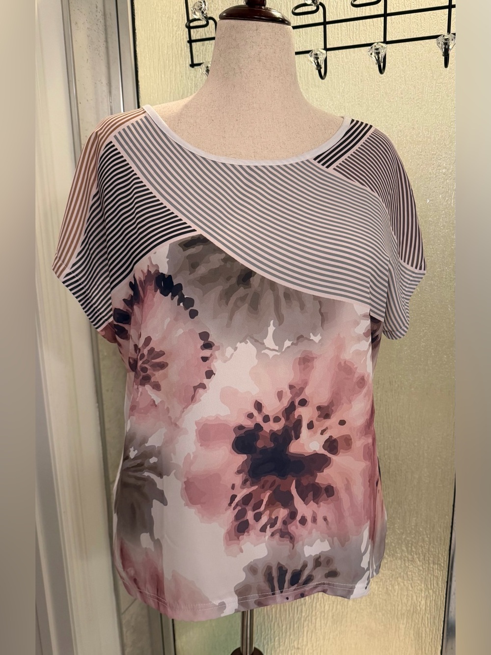 Picadilly Fashion Pink Floral & Striped Short Sleeve Blouse size XL $30 BNWT